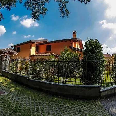 Camelia Bed & Breakfast 3*